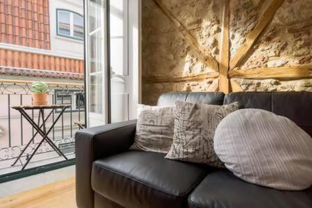 Old Town Chiado Balcony Aircon By Ld Apartments ลิสบอน ภายนอก รูปภาพ