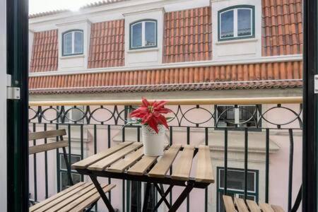 Old Town Chiado Balcony Aircon By Ld Apartments ลิสบอน ภายนอก รูปภาพ