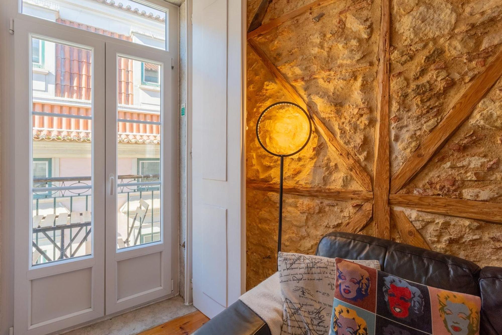 Old Town Chiado Balcony Aircon By Ld Apartments ลิสบอน ภายนอก รูปภาพ